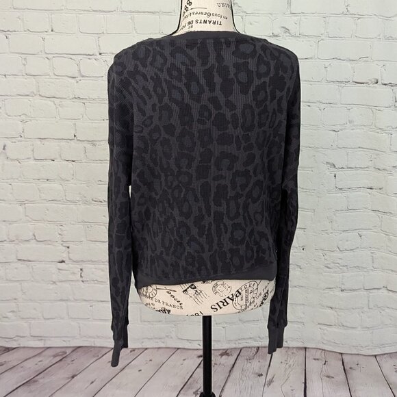 Splendid Waffle Knit Top Gray Leopard Print S - Picture 4 of 7